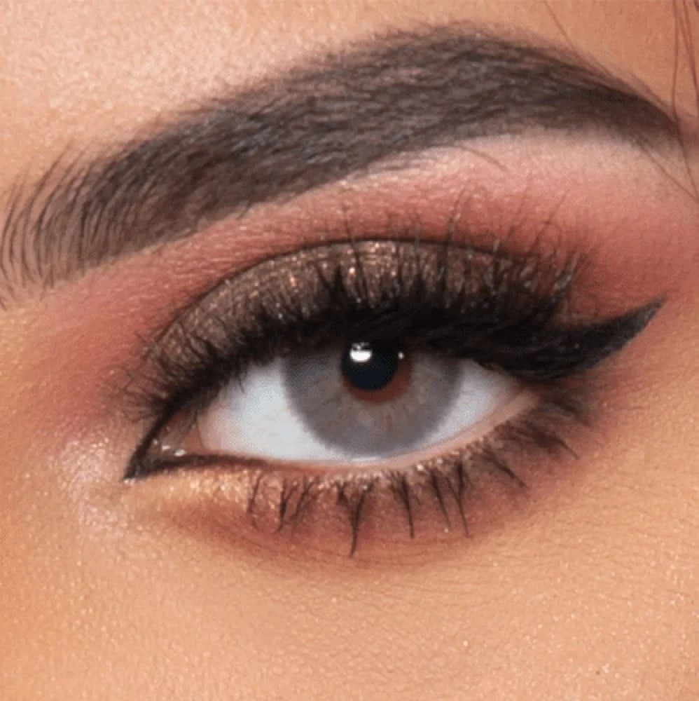 عدسات لاصقه لون سموكي من لانس مي